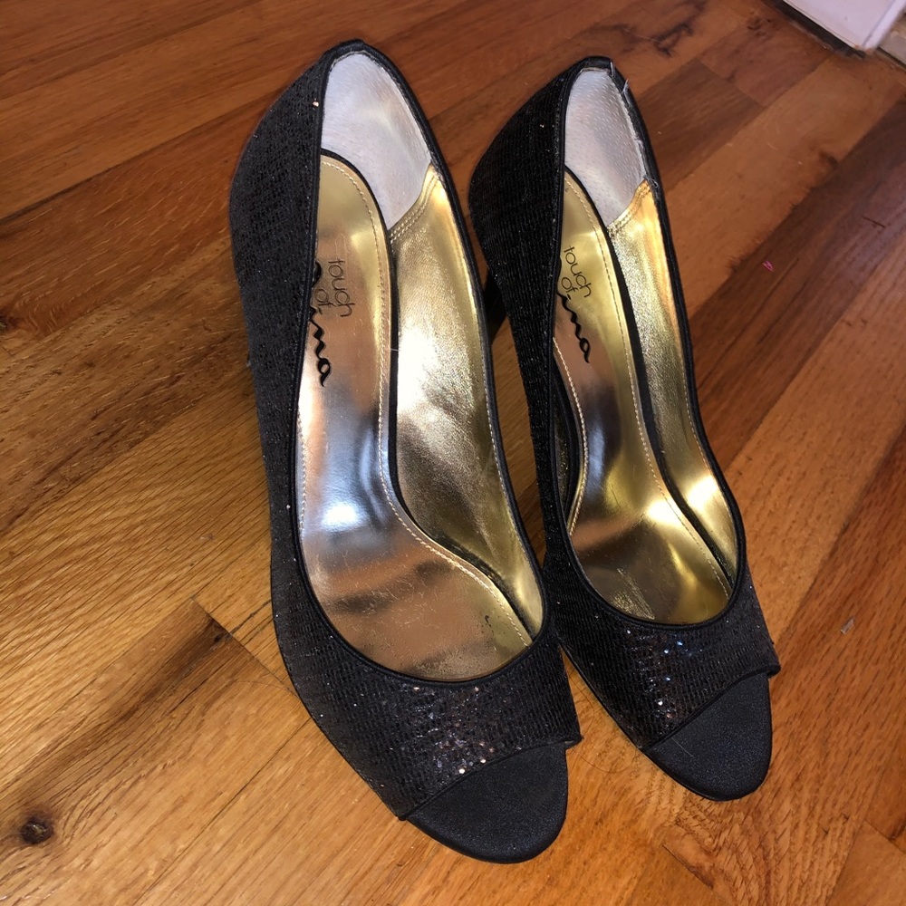 Touch of Nina simple black heel